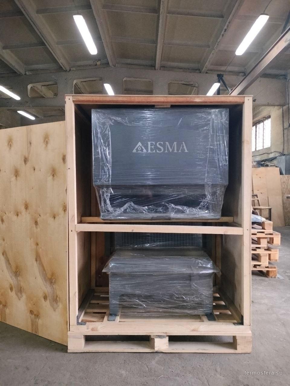 Упаковка каминных топок Esma: деревянный каркас с обрешёткой на поддоне, топки в стрейч-плёнке